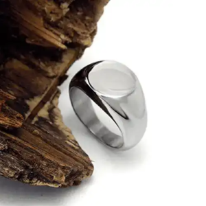 Riivaaj-Classic-Small-Signet-Ring-Unisex2