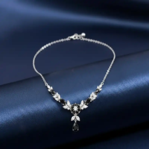 Glamorous Silver-Plated Black Crystal Necklace (3)